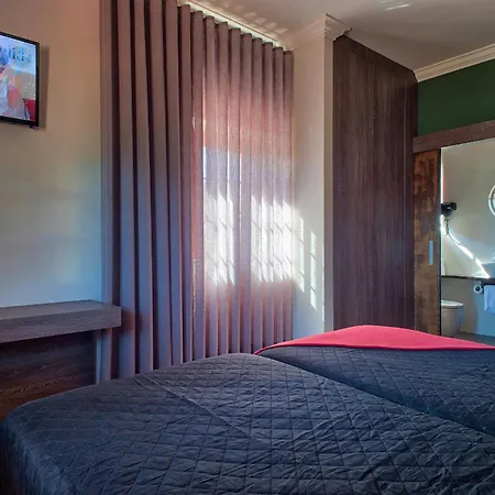 Local - Miradouro Do Castelo 3* Castro Laboreiro