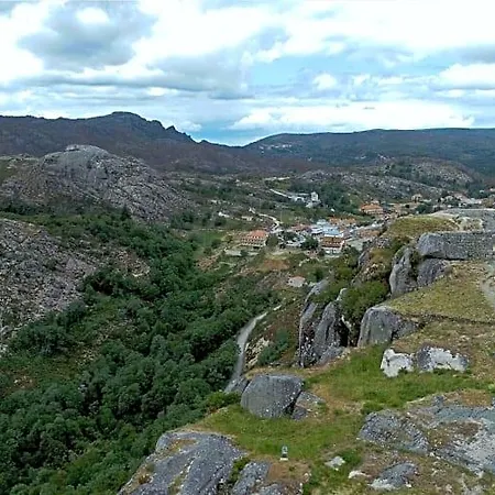 فندق مبيت وإفطار Local - Miradouro Do Castelo 3*